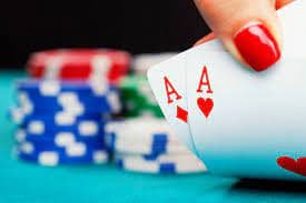 Tim profesional pttogel slot di kantor, menunjukkan lingkungan kerja yang aman dan transparan